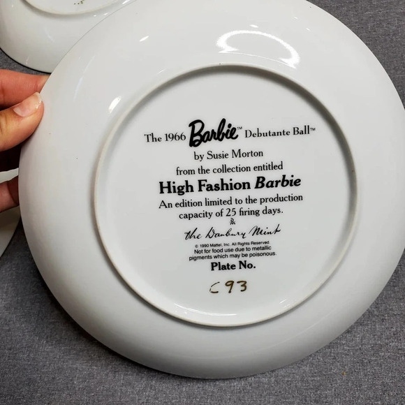 3 Barbie Collectors Plates by Susie Morton - Picture 3 of 3